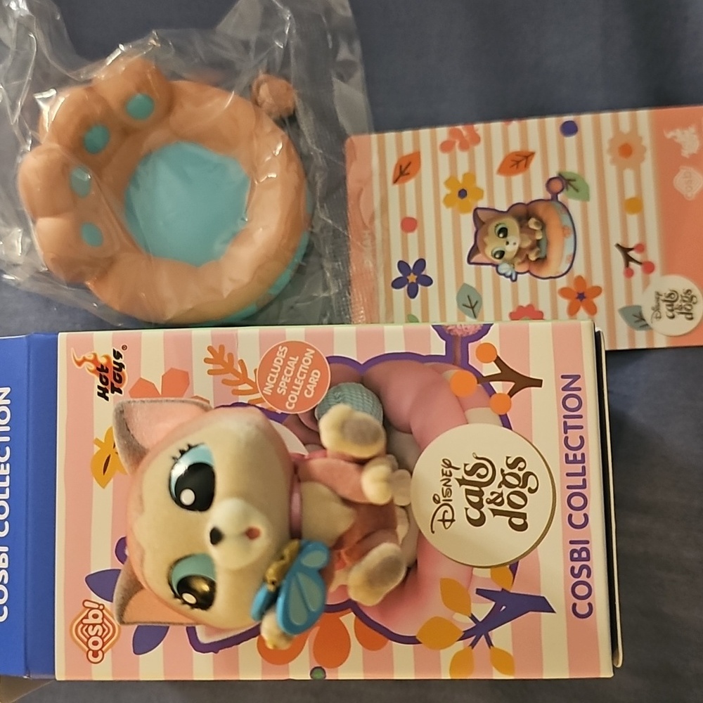 Disney Cats And Dogs Cosb! Collection Mystery Figure Blind Box Dinah Cat - Picture 3 of 6